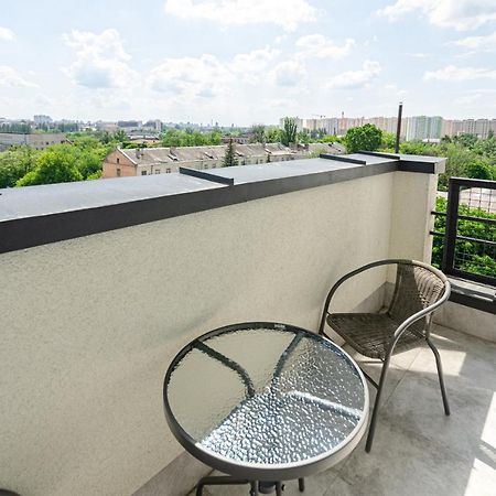 Petrovdom 5-25 In Cozy Apartment In Residential Complex "Beresteiskyi" 키예프 외부 사진