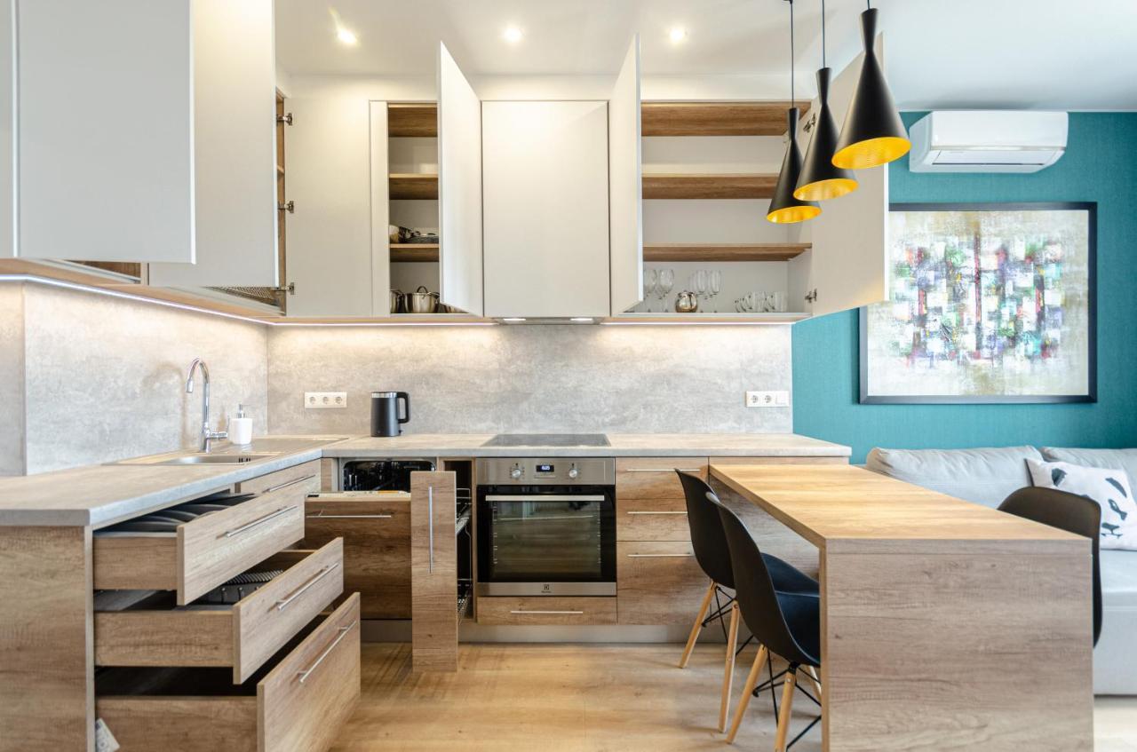 Petrovdom 5-25 In Cozy Apartment In Residential Complex "Beresteiskyi" 키예프 외부 사진